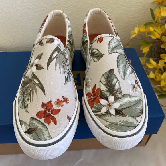 Keds Women’s Slip- On Tropical Shoes - Picture 4 of 10